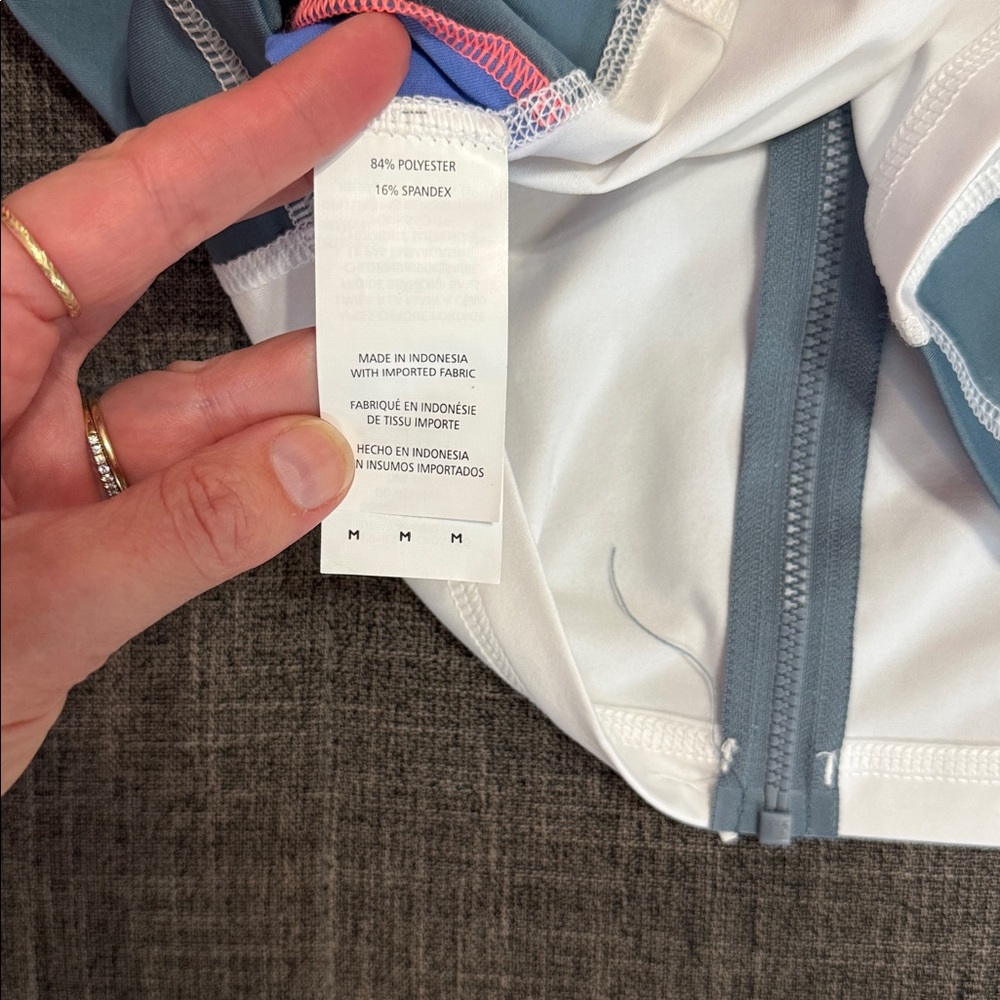 Nike Women’s Tri-Color Performance Zip-Up Top – Size M - Picture 3 of 5